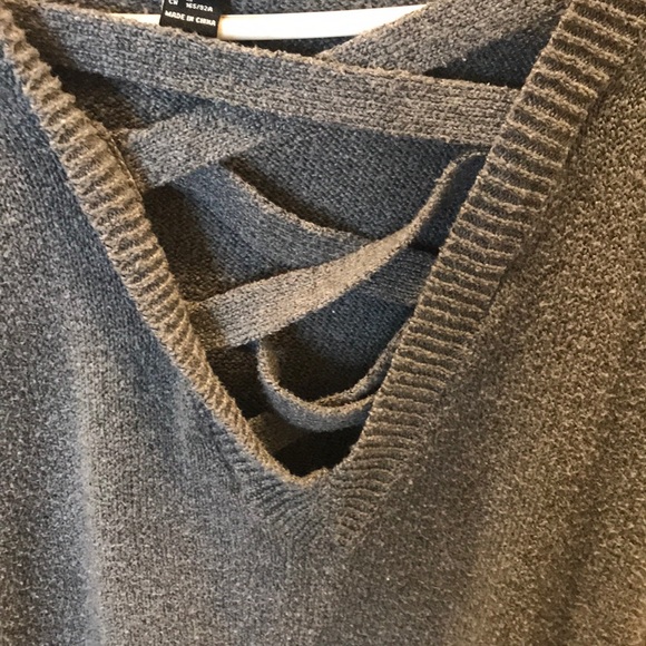 Forever21 Grey Cross Front Top - Picture 2 of 2